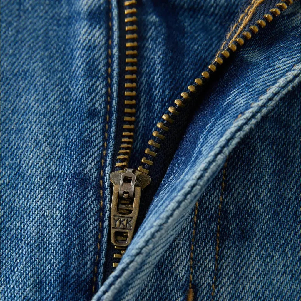 Fashionable abraded wide fit jeans for women